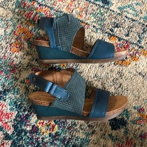 Cobb Hill NWOT size 9 wedge sandals